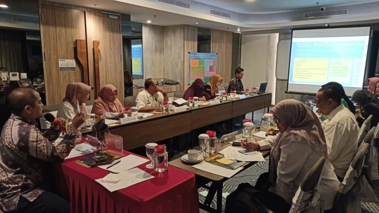 FGD di Provinsi Kalimantan Selatan dalam rangka Kajian Tatakelola Used Cooking Oil (UCO) untuk Mendukung Renewable Energy Indonesia 2024 bersama IPOSS (Indonesia Palm Oil Strategic Studies).